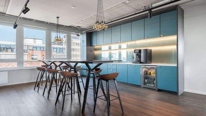 regus-veritaskai-8-coworking-f