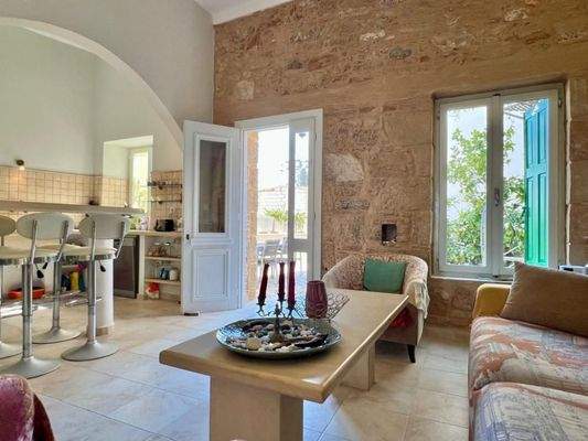 Kreta, Sitia: Steinstadthaus mit Terrasse zu verkaufen