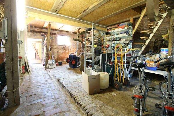 alte Stallung ( Ausbaureserve )