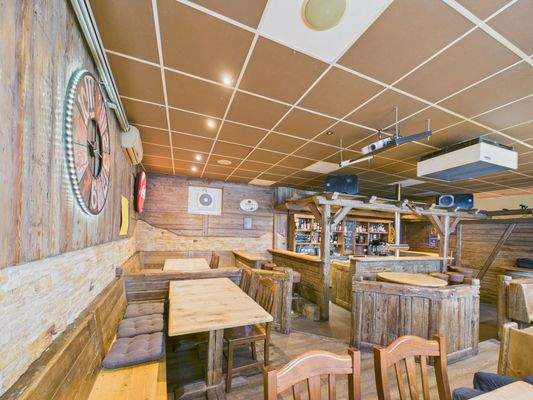 CAM03694G0-PR0042-STILL005