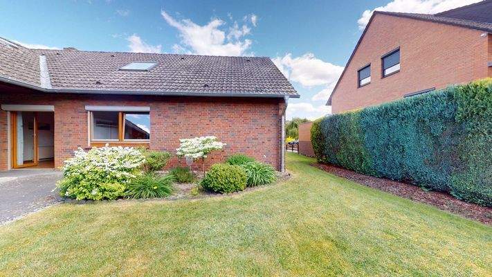 Grozugiger-Bungalow-mit-ausgebautem-Dachgeschoss-in-Adelheidsdorf-08072025_125151