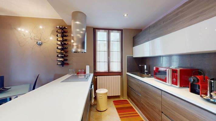 NA-072-9-Appartamento-arredato-con-corte-esclusiva