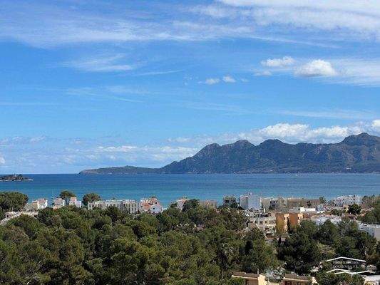 ATEMBERAUBENDE AUSICHT.jpg