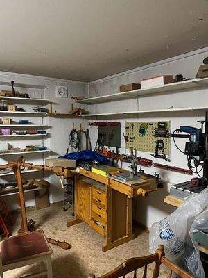 großer Hobbyraum im Keller