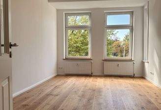 Helles Erker-Zimmer zur Kanalstraße