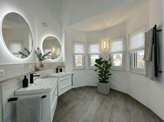 [KI-optimiertes Foto] Badezimmer DG