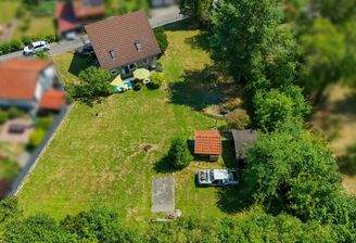 Luftaufnahme Rückansicht und Garten