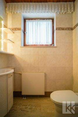 Praktisches Gäste-WC im Eingangsbereich