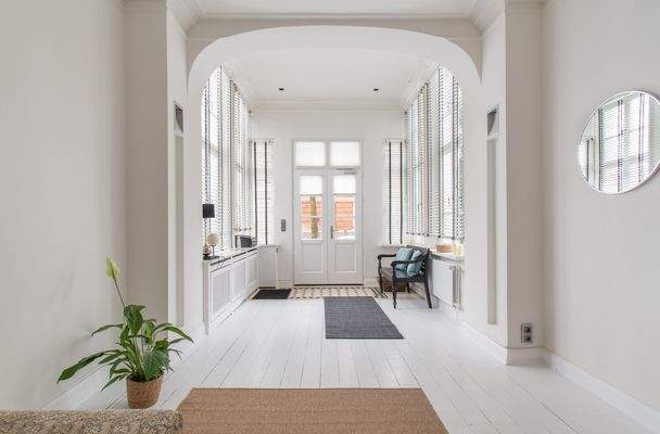 Einladendes, großes Entrée 