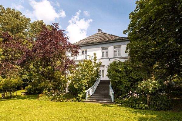 Freitreppe zum Garten