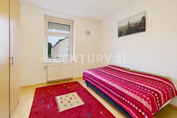 1. OG - Kinderzimmer mit Blick zum Fenster