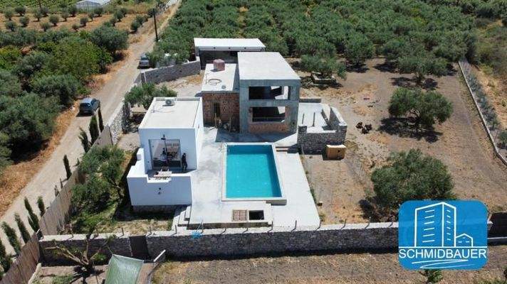 Kreta, Petrokefali: Villa mit Pool und großem Garten zu verkaufen