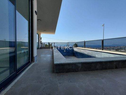 Castle and Sea View Villas in Alanya Kargıcak