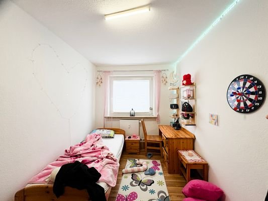 Kinderzimmer 2 / Wohnung im 1.OG
