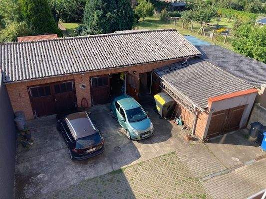 Garagen auf dem Grundstück