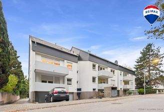 REMAX Immobilien DeLux Eigentumswohnung Frontansicht Neunkirchen Mark Borowicz