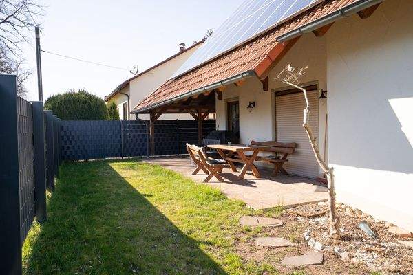 Blick in den sichtgeschützen Garten