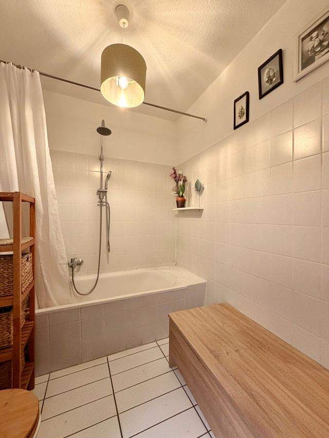 Gemütliche 3-Raum-Wohnung über 2 Etagen im Dachgeschoss - Photo 3