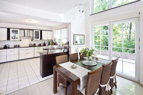 Offener Wohn- und Essbereich