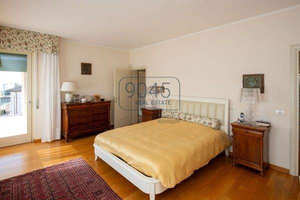 Exklusives Villenanwesen mit Seeblick in Garda - Gardasee