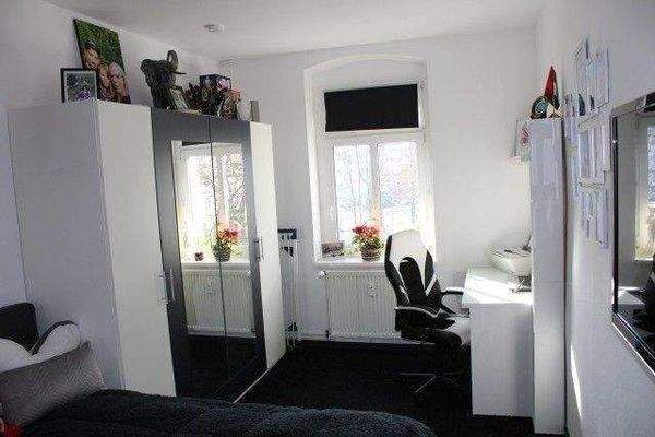 Schlafzi straßenseitig.jpg