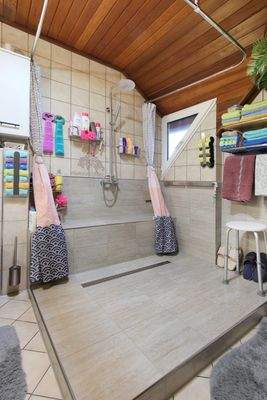 XXL-Dusche im Bad DG