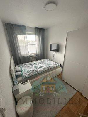 1.OG Kinderzimmer Büro .