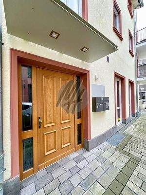 INFOS UNTER: 06171-586000