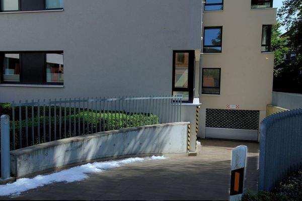 Komfortable Einfahrt zur Tiefgarage 