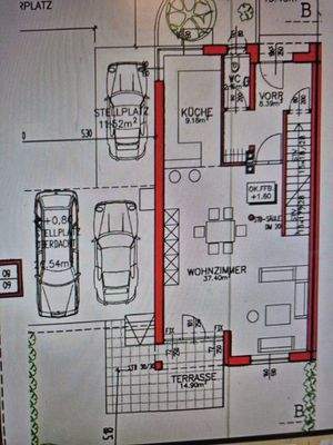 Erdgeschoß mit Terrasse,Garten und Autoabstellplätze
