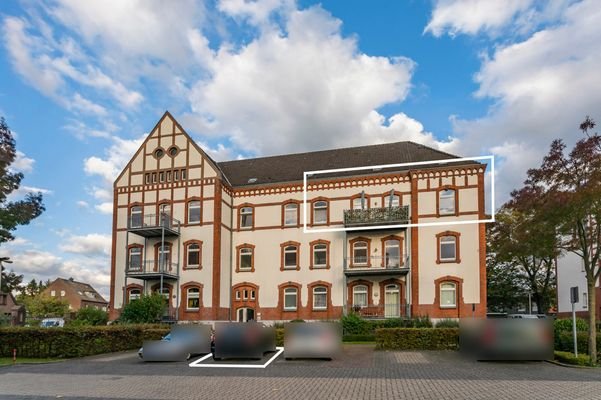 Westansicht mit Stellplatz