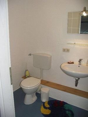 28 - DG Bad 2 mit Dusche
