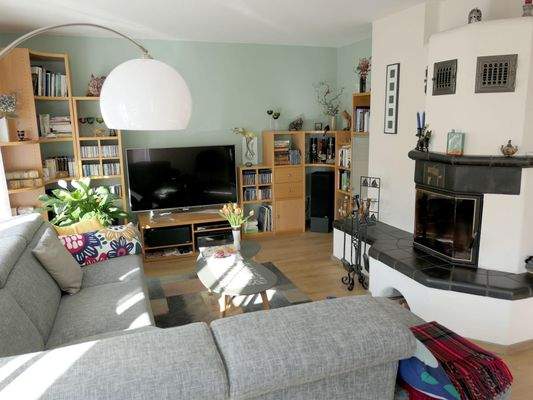 Wohnzimmer mit Kachelkaminofen...