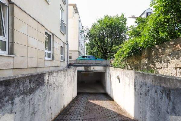Tiefgaragenzufahrt