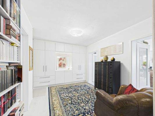 Diele mit Einbauschrank