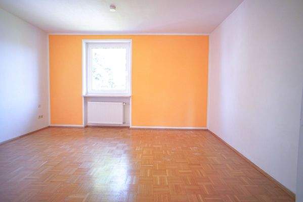 Kinderzimmer / Büro in Obergeschoss