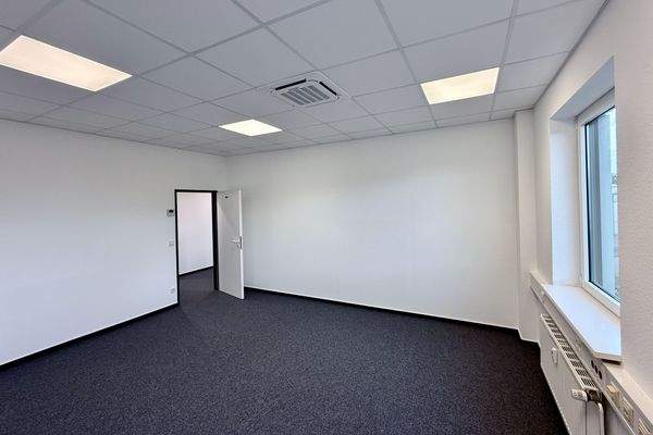 Büroraum, aktuelles Foto