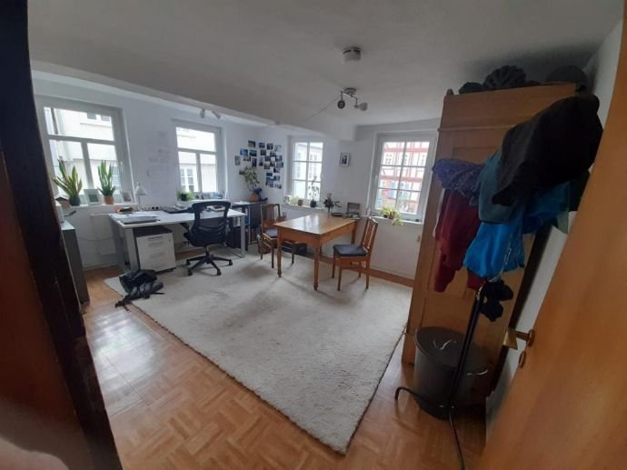 zentrale 2-Zimmer-Wohnung in Oberstadt ab 01.04. zu vermieten