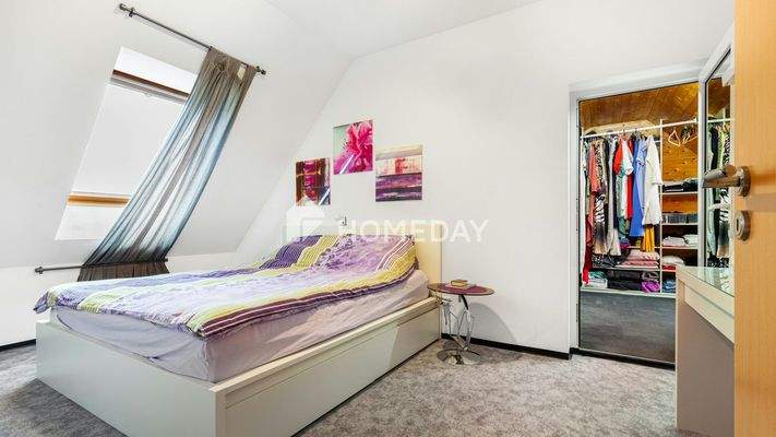 1. OG Schlafzimmer 1