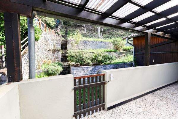 Balkon mit Zugang zum Garten