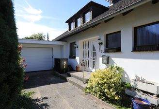 Doppelgarage mit Sektionaltor