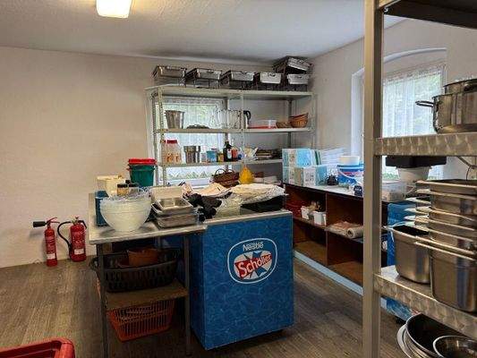 Lagerraum neben der Gastroküche