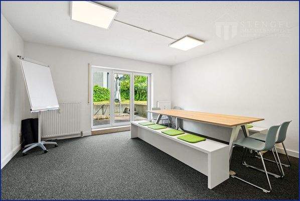 Besprechungsraum mit Terrasse UG