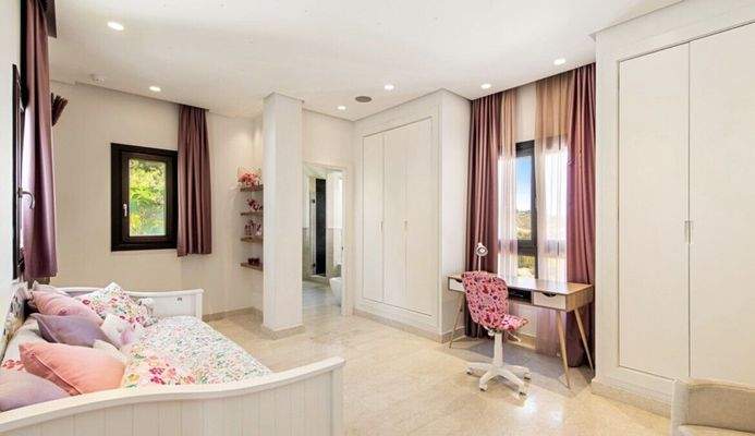 Photo: Villa in Marbella East