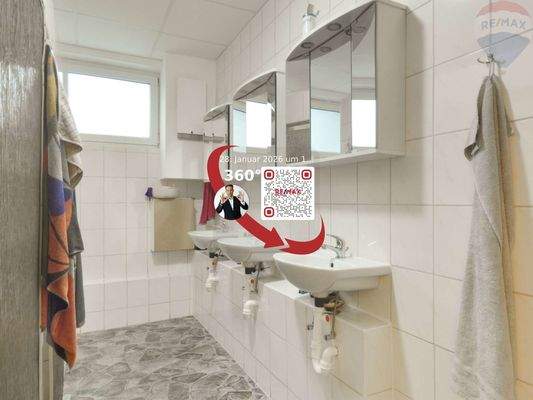 Waschraum_Duschkabinen