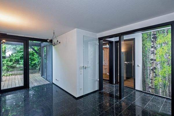 Ein weiterer Wohnraum im UG mit eigener Terrasse