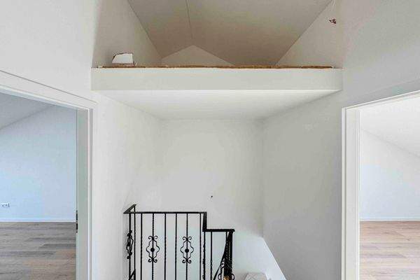 Flur mit DG Abstellfläche