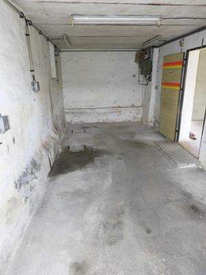 Garage im Nebengebäude