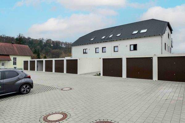 Garagen und Parkplätze