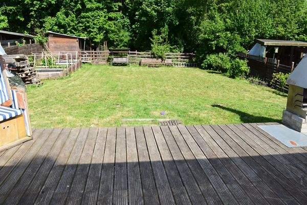 8990WI-24 Terrasse mit Blick in den Garten